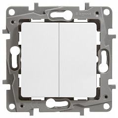   Legrand Etika 10A 250V  672202