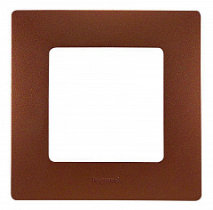  1- Legrand Etika  672571